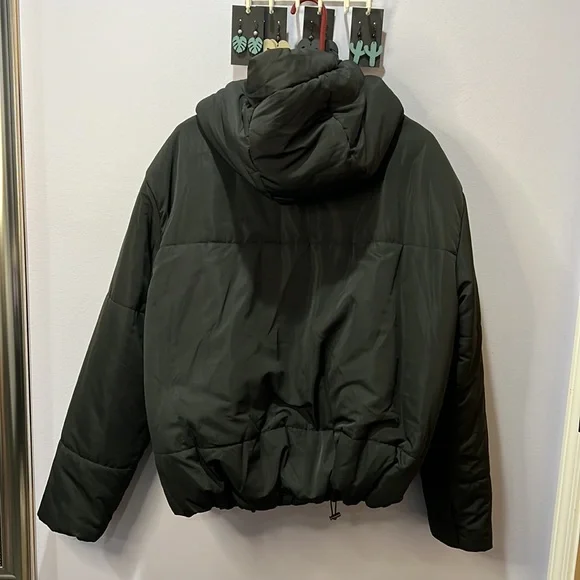 Oversized Black Puffer Jacket - Picture 6 of 8